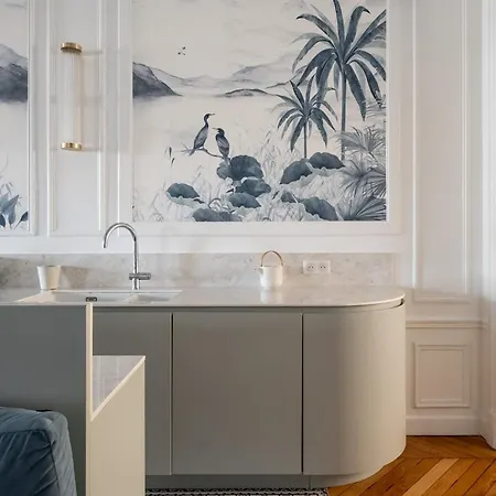 Apartment Veeve - Enlightened Elegance Paris