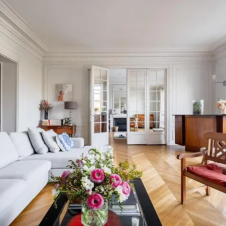 Veeve - Enlightened Elegance Paris